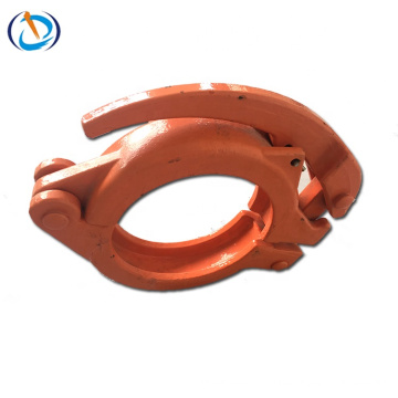 Concrete pump pipe wedge clamp